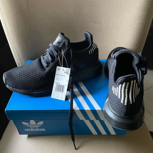 Brand NEW Adidas Swift Run Shoes NEVER WORN. Comes with Box. All Black. - Picture 4 of 6